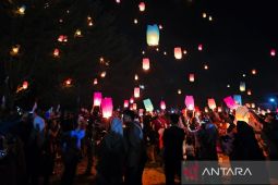 1.000 lampion semarakkan peringatan HUT RI di Natuna