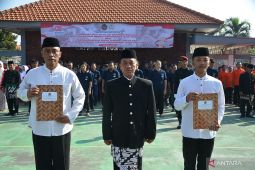 Terima remisi HUT RI dan Dasawarsa, belasan napi Lapas Lamongan bebas