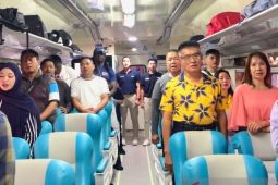 KAI Sumut ajak  penumpang nyanyikan Indonesia Raya di atas kereta api