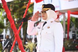 Seluruh petugas  utama peringatan HUT RI di Tanjabtim Jambi perempuan