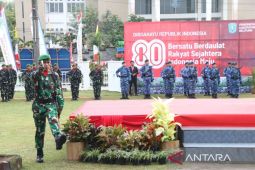 Sosok Lettu Inf Agus Ristianto komandan upacara HUT ke-80 RI di kantor Bupati Belitung