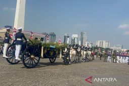 Rombongan kirab bendera sudah kembali dari Istana Merdeka ke Monas