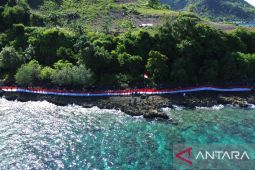 Pecinta Alam Gorontalo bentangkan Bendera Merah Putih 80 meter