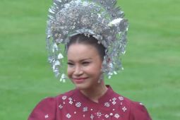 Penyanyi Rossa lantunkan Indonesia Pusaka pada peringatan HUT RI di Istana Negara