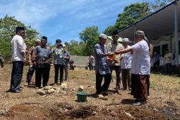 Keluarga Hj. Annie Faridah bangun Masjid Hakim Bismar Siregar di Tapsel