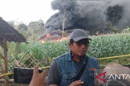 Pertamina Cepu bantu padamkan kebakaran sumur minyak ilegal