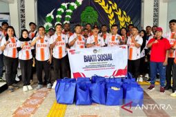 Lapas Ambon serahkan bansos ke keluarga WBP rayakan HUT ke-80 RI