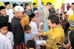 Golkar santuni anak yatim syukuran 2 dekade perdamaian Aceh