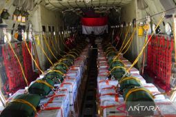 TNI terjunkan bantuan logistik untuk warga Gaza pada HUT Ke-80 RI