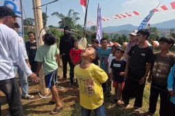 Saat rakyat Ciherang Peuntas berpesta kemerdekaan