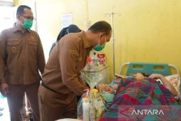 Wali Kota Tanjungbalai kunjungi bayi lahir 17 Agustus 2025