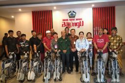 Pemkab Bangli Bali serahkan 19 alat bantu untuk penyandang disabilitas