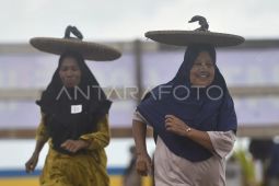Perlombaan sambut tradisi mandi safar di Jambi