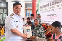 Bupati serahkan bantuan bagi penyandang disabilitasdi Lamandau