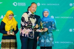 Khofifah terima penghargaan Industri Hijau terbaik dari Kemenperin