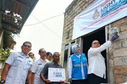 PLN Babel terangi rumah warga Pangkalpinang lewat program Light Up The Dream