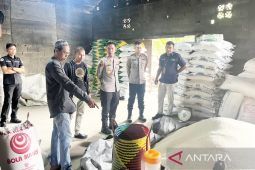 Polres HST ungkap praktik beras oplosan kemasan Bulog