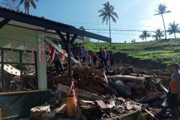 Delapan rumah rusak terdampak longsor di Tulungagung