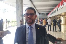 Anggota Komisi II DPR: Wamenaker Ebenezer kena OTT seperti "gol bunuh diri"