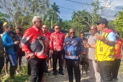 Gubernur Papua Tengah tinjau lokasi terdampak banjir di Kota Timika