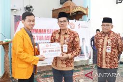 Unja dan Rumah Amal Assalam berikan beasiswa kepada 43 mahasiswa prestasi