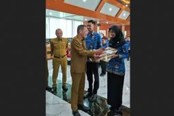 Wabup sampaikan imbauan kepada PNS yang baru terima SK