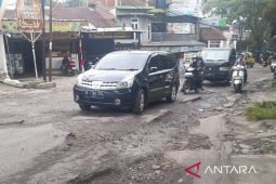 Pemkab fokus perbaiki jalan menuju tempat wisata wilayah utara Cianjur