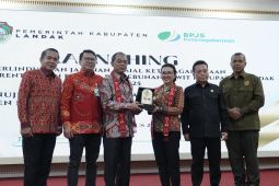 3.873 pekerja perkebunan dan rentan  di Landak dapat perlindungan melalui program BPJamsostek