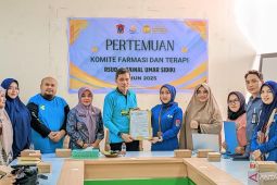 RSUD Zainal Umar Sidiki Gorontalo Utara evaluasi penggunaan obat dan terapi