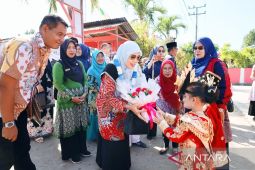 Kunjungi TK satu atap 062 Mompang, Bunda Paud Madina tekankan pentingnya kebersihan