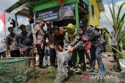 Pemkab Bangka Barat salurkan bantuan benih ikan air tawar ke PMM
