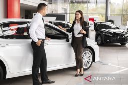 Pertimbangkan pilihan mobil listrik atau BBM untuk pembelian perdana