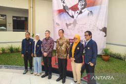 Mentrans melepas Tim Ekspedisi Patriot Unpad ke lokasi transmigrasi