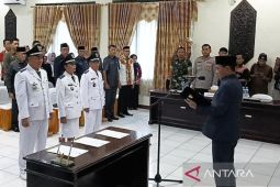 Wabup Barito Selatan kukuhkan perpanjangan masa jabatan tiga kepala desa