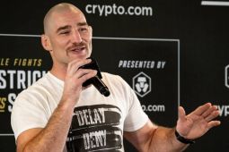 Mantan juara UFC Sean  Strickland diskors enam bulan dan didenda