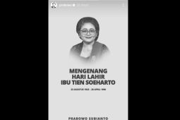 Prabowo unggah potret Ibu Tien Soeharto di akun Instagramnya