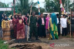 Dari kostum laskar pejuang hingga bantuan Kilang untuk panti asuhan
