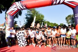 Pemkab Situbondo motivasi masyarakat gemar olahraga lewat "Colour Run"