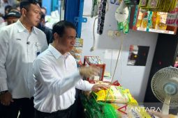 Menteri Pertanian menjawab keluhan pedagang mengenai omzet dampak operasi pasar beras
