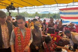 Gibran ingin pendidikan di Jawa dan Kalimantan setara lewat Sekolah Rakyat