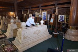 Kaesang Pangarep ziarah ke makam Soeharto dan Ibu Tien