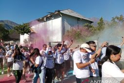 Rinjani Color Run warnai tren lari  Gen Z hingga Babby Boomers
