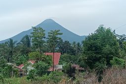 Badan Geologi: Kegempaan Gunung Soputan-Sulut sebanyak 98 kali