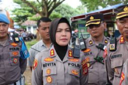 Polres tempatkan personel di beberapa titik stadion amankan laga bola