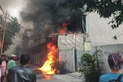 Kebakaran landa ruko di Grogol Petamburan Jakbar pada Minggu sore