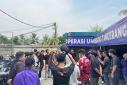 Massa aksi demo di DPR sempat masuk ke jalan tol