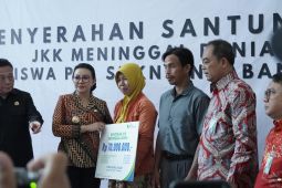 Ahli Waris Siswa SMKN 1 Ngabang dapat santunan JKK meninggal dunia dari BPJS Ketenagakerjaan