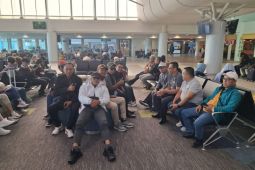 Puluhan kades di Lotim ke Jakarta protes belum keluarnya aturan Pilkades