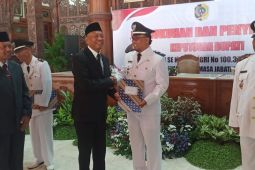 Bupati Tulungagung lantik kembali kepala desa purnatugas