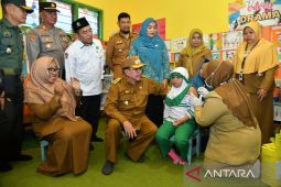 Pemkab Sumenep selenggarakan imunisasi masal untuk tangani KLB campak